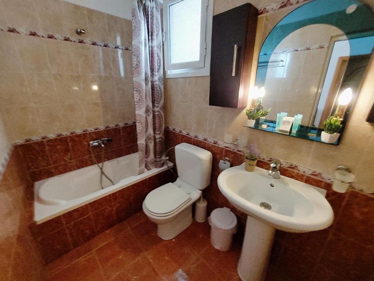 Orange Guest House Dhërmi Extérieur photo