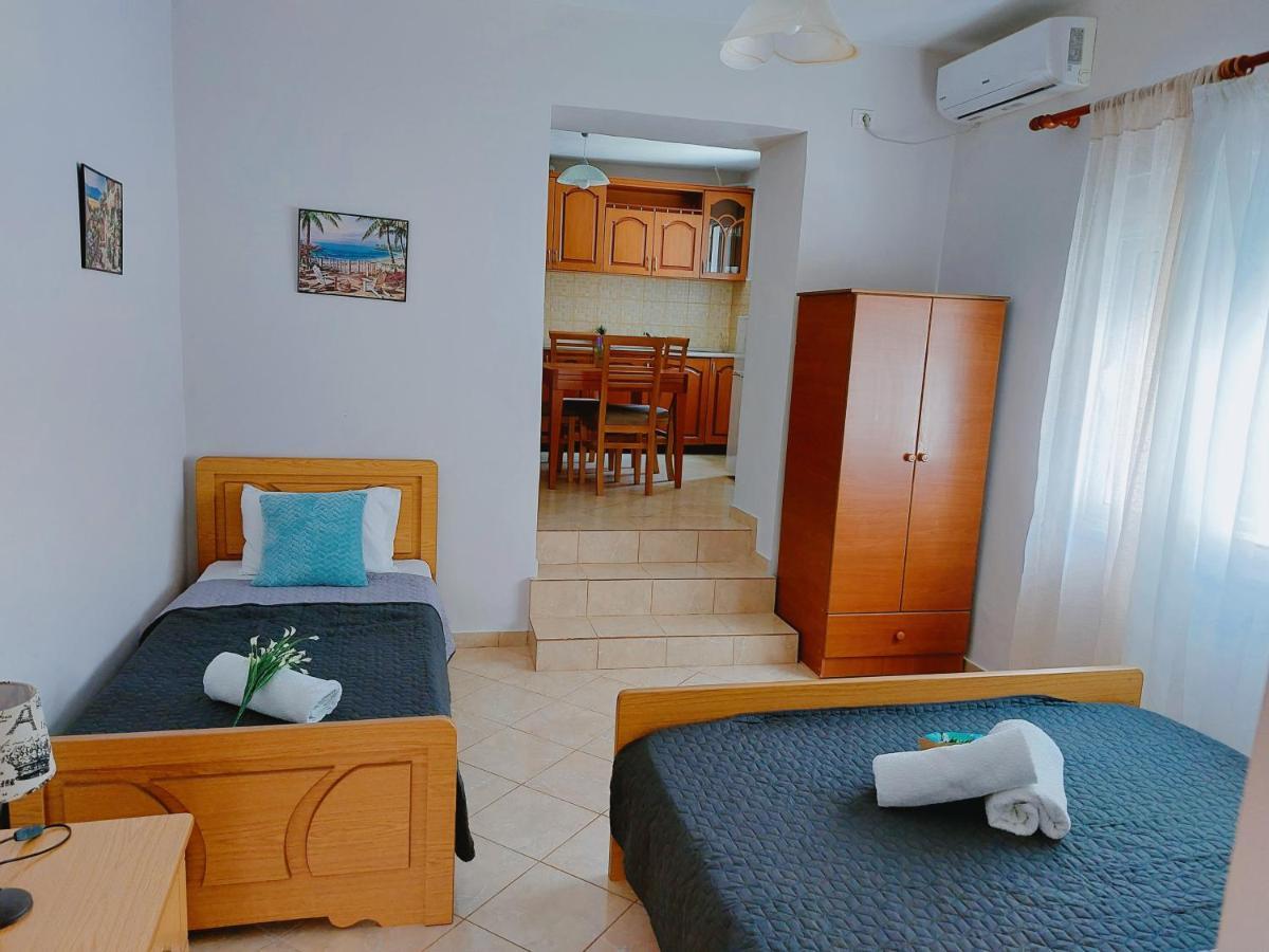 Orange Guest House Dhërmi Extérieur photo