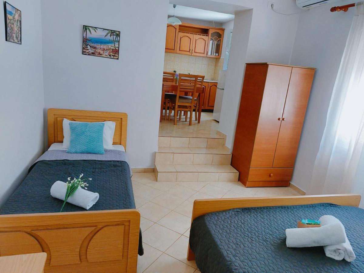 Orange Guest House Dhërmi Extérieur photo