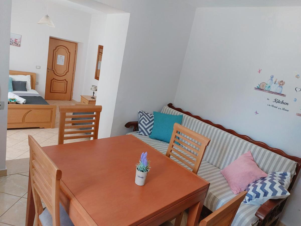 Orange Guest House Dhërmi Extérieur photo
