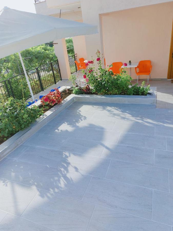 Orange Guest House Dhërmi Extérieur photo